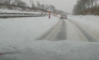 Wer aus Bielefeld kommt, wird auf der B66 auf die Gegenspur geleitet. - Heinrich Redeker Wer aus Bielefeld kommt, wird auf der B66 auf die Gegenspur geleitet. - Heinrich Redeker