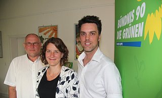 Strebt Chefposten im Kreishaus an: Robin Wagener (rechts). Kreistags-Fraktionsvorsitzender Werner Loke und Kreissprecherin Dr. Inga Kretzschmar unterstützen ihn. - Martin Hostert