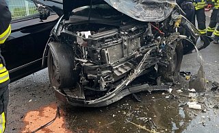 Der VW Tiguan wurde bei dem Aufprall völlig zerstört. - C.Rieks/Feuerwehr Detmold Der VW Tiguan wurde bei dem Aufprall völlig zerstört. - C.Rieks/Feuerwehr Detmold