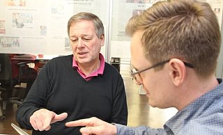 Udo Golabeck (links) und LZ-Redakteur Till Brand bei einem früheren Interview in der Redaktion in Lemgo. - Jens Rademacher