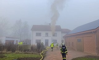 Ein Zimmernbrand hat die Einsarzkr&auml;fte in Extertal besch&auml;ftigt. - L&ouml;schgruppe Almena