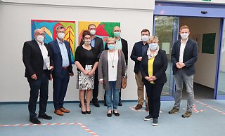 Im Foyer des MPTB: v.l. Walter Kern, Jens Gnisa, Barbara Milde, Thorsten Löll, Marianne Ulbrich, Pastor Dr. Bartolt Haase, Claudia Middendorf, Lars Brakhage, Yannick Wiemann. - Stiftung Eben-Ezer Im Foyer des MPTB: v.l. Walter Kern, Jens Gnisa, Barbara Milde, Thorsten Löll, Marianne Ulbrich, Pastor Dr. Bartolt Haase, Claudia Middendorf, Lars Brakhage, Yannick Wiemann. - Stiftung Eben-Ezer