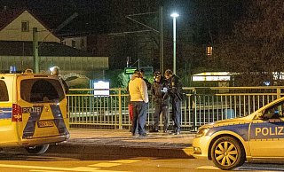 Die Polizei rückte am Freitag mit mehreren Streifenwagen nach Stieghorst aus.  - Christian Mathiesen Die Polizei rückte am Freitag mit mehreren Streifenwagen nach Stieghorst aus.  - Christian Mathiesen