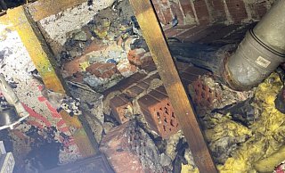 In Ehrsen-Breden entz&uuml;ndete sich in einem Dachstuhl ein Feuer. - Feuerwehr Bad Salzuflen