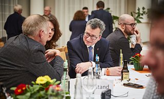 Jens Gnisa sucht das Gespräch mit den Bürgern. In seinem neuen Buch schildert der 57-jährige Landratskandidat der CDU, warum er die Demokratie gefährdet sieht. Es erscheint Ende Juni im Herder-Verlag.  - Timo Koch