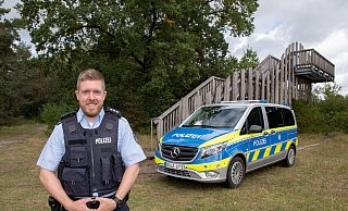 Polizeihauptkommissar Jörn Fischer ist der neue Bezirksbeamte in Augustdorf. - Polizei Lippe / Sonja Thelaner Polizeihauptkommissar Jörn Fischer ist der neue Bezirksbeamte in Augustdorf. - Polizei Lippe / Sonja Thelaner