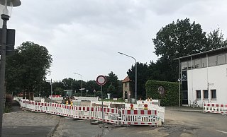 Vor der Feuerwache in Lemgo wird derzeit die Regenstorstraße saniert. - Klaus Wegener/Feuerwehr Lemgo