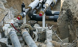 Verlegung von Fernwärmeleitungen: Die Stadtwerke werden künftig mehr Wärme aus Erneuerbaren Energien erzeugen. Die Investitionen schlagen sich in höheren Grundpreisen nieder. - Michael Reimer/Stadtwerke Lemgo