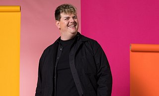 Der Sänger Isaak kommt zum Kurparkfest nach Bad Salzuflen. - Corinne Cumming Der Sänger Isaak kommt zum Kurparkfest nach Bad Salzuflen. - Corinne Cumming