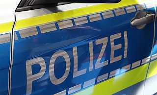 Der möglicherweise verletzte Fahrer ist flüchtig. - Freya Köhring Der möglicherweise verletzte Fahrer ist flüchtig. - Freya Köhring