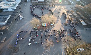 Die Schüler setzen sich für Frieden in der Ukraine ein. - Realschule Lemgo