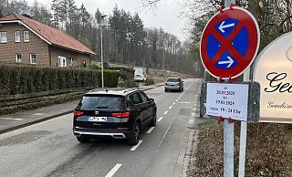 An der Hindenburgstraße herrscht während der Veranstaltungszeiten von "Hermann leuchtet" absolutes Halteverbot. Also bis zum 29. März täglich von 18 bis 24 Uhr. - Jana Beckmann
