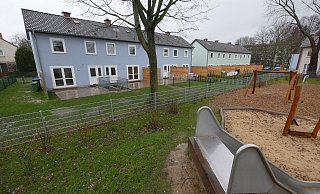 Renovierte Gebäude der ehemaligen Britensiedlung im Bereich der Kommunalen Wohnungsgenossenschaft. - Jost Wolf Renovierte Gebäude der ehemaligen Britensiedlung im Bereich der Kommunalen Wohnungsgenossenschaft. - Jost Wolf