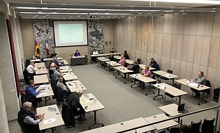 Auf Initiative der CDU wird es künftig einen eigenen Wirtschaftsausschuss des Stadtrats geben. Das Thema ist bislang mit der Stadtentwicklung in einem Ausschuss verbunden, dessen Sitzung am Dienstag im Ratssaal das Foto zeigt. - Till Brand Auf Initiative der CDU wird es künftig einen eigenen Wirtschaftsausschuss des Stadtrats geben. Das Thema ist bislang mit der Stadtentwicklung in einem Ausschuss verbunden, dessen Sitzung am Dienstag im Ratssaal das Foto zeigt. - Till Brand