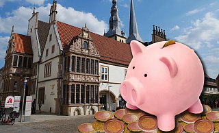 Die Lemgoer Ratsmitglieder bekommen für ihre ehrenamtliche Arbeit Geld. Wie viel, ist jedoch individuell verschieden. - Archivfoto: Alte Hansestadt Lemgo; Montage: Meike Groppe Die Lemgoer Ratsmitglieder bekommen für ihre ehrenamtliche Arbeit Geld. Wie viel, ist jedoch individuell verschieden. - Archivfoto: Alte Hansestadt Lemgo; Montage: Meike Groppe