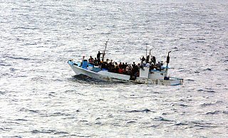 Lemgo wird nicht zum "Sicheren Hafen" in der Bewegung "Seebrücke". Unser Symbolfoto zeigt ein Flüchtlingsboot. - Gerd Altmann/Pixabay Lemgo wird nicht zum "Sicheren Hafen" in der Bewegung "Seebrücke". Unser Symbolfoto zeigt ein Flüchtlingsboot. - Gerd Altmann/Pixabay
