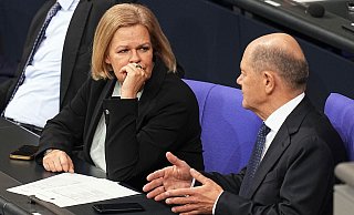 Bundesinnenministerin Nancy Faeser (SPD) sagt: Es würde ins Bild passen, dass hier eine russische Einflussoperation vorliegt. - Michael Kappeler/dpa Bundesinnenministerin Nancy Faeser (SPD) sagt: Es würde ins Bild passen, dass hier eine russische Einflussoperation vorliegt. - Michael Kappeler/dpa