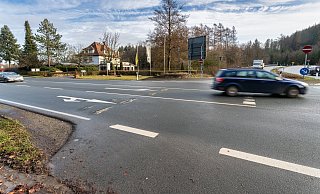 Radfahrer und Fußgänger haben im Bereich Waldschlößchen derzeit schlechte Karten, wenn sie in Richtung Horn möchten. Ein neuer Weg soll Besserung bringen. - Torben Gocke