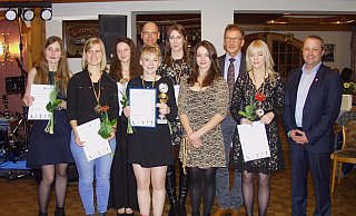 Sportlerehrung Kalletal: Das Team Kalletal 1 des RuF Kalletal wird f&uuml;r seinen Titel zum Lippischen Meister ausgezeichnet. - Wulf Daneyko