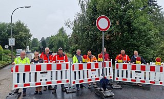 Die Verantwortlichen haben am Dienstagmittag die Ortsdurchfahrt Hohenhausen am Ententeich wieder freigegeben. - Nadine Uphoff