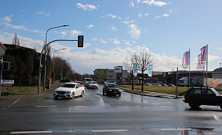 Schwerlastverkehr muss draußen bleiben. Künftig sollen sie über Braker Weg und Bunsenstraße zur Campus-Baustelle fahren. - Katrin Kantelberg Schwerlastverkehr muss draußen bleiben. Künftig sollen sie über Braker Weg und Bunsenstraße zur Campus-Baustelle fahren. - Katrin Kantelberg