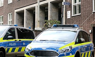 Rund 30 Polizisten in NRW sollen jahrelang rechtsextremistischen Chat-Gruppen angehört haben. - Foto: Roland Weihrauch/dpa Rund 30 Polizisten in NRW sollen jahrelang rechtsextremistischen Chat-Gruppen angehört haben. - Foto: Roland Weihrauch/dpa