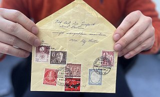 August Berlin, lippischer SPD-Bundestagsabgeordneter, verschickte am 17. Oktober 1955 den Brief mit den Sonderbriefmarken und der persönlichen Widmung. - Silke Buhrmester August Berlin, lippischer SPD-Bundestagsabgeordneter, verschickte am 17. Oktober 1955 den Brief mit den Sonderbriefmarken und der persönlichen Widmung. - Silke Buhrmester