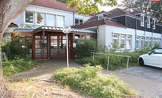 Das Dorfgemeinschaftshaus Hagen gehörte vormals der Kirche und diente als Gemeindehaus, bevor die Stadt es kaufte und für Flüchtlinge nutzbar machte. Foto: Cordula Gröne - Cordula Gröne(LZ) Das Dorfgemeinschaftshaus Hagen gehörte vormals der Kirche und diente als Gemeindehaus, bevor die Stadt es kaufte und für Flüchtlinge nutzbar machte. Foto: Cordula Gröne - Cordula Gröne(LZ)
