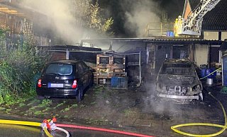 Bei einem Brand in Schwelentrup kamen am Mittwoch zwei Hunde ums Leben. - Feuerwehr Dörentrup Bei einem Brand in Schwelentrup kamen am Mittwoch zwei Hunde ums Leben. - Feuerwehr Dörentrup