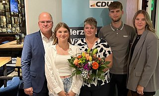Familie Püster freut sich über den Sieg. - Kyrill von Matuschka Familie Püster freut sich über den Sieg. - Kyrill von Matuschka