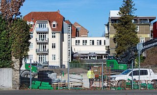 Der geplante Pocket-Park an der Leopoldstraße lässt doch noch auf sich warten. Zunächst wird auf dem Grundstück ein neues Mehrfamilienhaus gebaut. - Archivfoto: Raphael Bartling Der geplante Pocket-Park an der Leopoldstraße lässt doch noch auf sich warten. Zunächst wird auf dem Grundstück ein neues Mehrfamilienhaus gebaut. - Archivfoto: Raphael Bartling