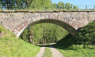 Die historische Bahnbrücke in Wissentrup soll abgerissen werden. Laut der Grünen nur eine Entscheidung, die seitens der Verwaltung nicht vernünftig kommuniziert wurde. - Cordula Gröne