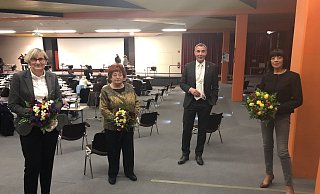 Bürgermeister mit Stellvertreterinnen (von links): Christine Fanenbruck, Marion von Canstein, Dirk Tolkemitt und Beate Hoffmann-Hildebrand stehen im Pädagogischen zentrum in Lohfeld. - Sven Kienscherf Bürgermeister mit Stellvertreterinnen (von links): Christine Fanenbruck, Marion von Canstein, Dirk Tolkemitt und Beate Hoffmann-Hildebrand stehen im Pädagogischen zentrum in Lohfeld. - Sven Kienscherf