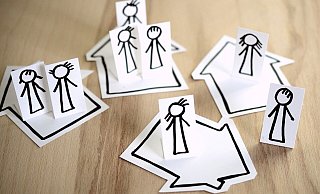 Familienfreundlichere Sitzungen könnten mehr Menschen animieren, sich politisch zu engagieren, findet die FDP. - Symbolbild: Pixabay