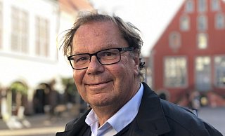 Dr. Harald Pohlmann, der langjährige Mehrheitsführer im Lemgoer Stadtrat, beendet das Kapital „Lokalpolitik". Er freut sich auf die Familie und das Segeln, wird sich aber weiter um seine Firma, die Fahrschule Zöllner, kümmern. - Till Brand Dr. Harald Pohlmann, der langjährige Mehrheitsführer im Lemgoer Stadtrat, beendet das Kapital „Lokalpolitik". Er freut sich auf die Familie und das Segeln, wird sich aber weiter um seine Firma, die Fahrschule Zöllner, kümmern. - Till Brand