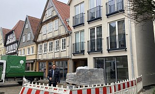 Thomas Meise bereitet sein Bauprojekt in der Exterstraße, das eigentlich drei Gebäude umfasst, viel Freude. - Cordula Gröne