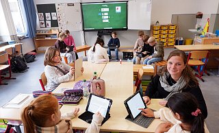 Christina Topolski ist nicht nur Schulleiterin, sondern auch Klassenlehrerin einer vierten Klasse. Der Kontakt zu den Schülerinnen und Schülern ist ihr sehr wichtig. - Lorraine Brinkmann