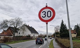 Auf einem kurzen St&uuml;ck auf der Herforder Stra&szlig;e gilt Tempo 30 - und das wohl noch eine ganze Weile. - Nadine Uphoff