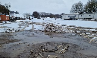Auf diesem mit Schnee bedeckten Grundstück an der Straße "In den Ellern" soll die neue Rettungswache entstehen. - Nadine Uphoff Auf diesem mit Schnee bedeckten Grundstück an der Straße "In den Ellern" soll die neue Rettungswache entstehen. - Nadine Uphoff