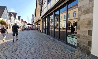In der Fußgängerzone in Lemgo gibt es etliche Leerstände - wie bei ehemals "Backfactory". Die SPD möchte über eine städtische Entwicklungsgesellschaft noch aktiver eingreifen. - Nadine Uphoff In der Fußgängerzone in Lemgo gibt es etliche Leerstände - wie bei ehemals "Backfactory". Die SPD möchte über eine städtische Entwicklungsgesellschaft noch aktiver eingreifen. - Nadine Uphoff