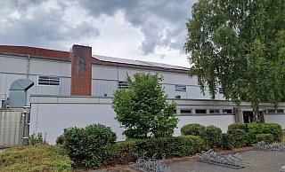Auf der Sport- und Mehrzeckhalle hat die Gemeinde eine Photovoltaikanlage errichtet. - Nadine Uphoff Auf der Sport- und Mehrzeckhalle hat die Gemeinde eine Photovoltaikanlage errichtet. - Nadine Uphoff