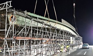 Die sogenannte "Schnapsbrücke" hat die längste Zeit auf der provisorischen Arbeitsbühne an der A2 verbracht. In der Nacht zum Sonntag, 2. März, wird sie wieder an ihrem angestammten Platz "eingehängt". - Sebastian Kratz Die sogenannte "Schnapsbrücke" hat die längste Zeit auf der provisorischen Arbeitsbühne an der A2 verbracht. In der Nacht zum Sonntag, 2. März, wird sie wieder an ihrem angestammten Platz "eingehängt". - Sebastian Kratz