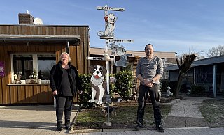 Melanie Vogt und Björn Schakat (Vorstand Tierschutzverein Bad Salzuflen-Lemgo) würden sich über historische Fotos zu Tierschutzverein und Tierheim freuen. - Sven Kienscherf