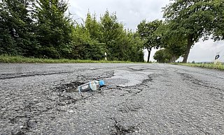 Die Schlaglöcher auf der Lemgoer Straße in Bad Salzuflen sind schon lange ein Ärgernis für viele Autofahrer. - Sven Kienscherf Die Schlaglöcher auf der Lemgoer Straße in Bad Salzuflen sind schon lange ein Ärgernis für viele Autofahrer. - Sven Kienscherf