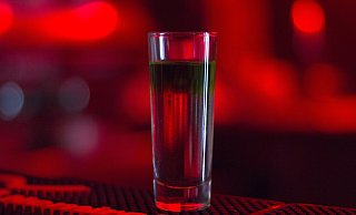 Gerade junge Frauen sollten gut auf ihre Drinks aufpassen, rät die Polizei. - Pixabay/pasevichbogdan Gerade junge Frauen sollten gut auf ihre Drinks aufpassen, rät die Polizei. - Pixabay/pasevichbogdan