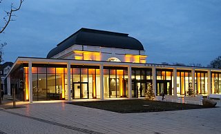 Das Kurhaus ist aufwendig saniert worden, k&uuml;nftig sollen dort nach dem Willen der Stadt unter anderem Kongresse stattfinden. - Martin D&uuml;sterberg