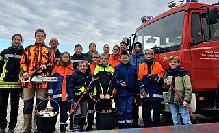 Die Jugendfeuerwehr Lothe ist vom Energieversorger Westenergie für die Auszeichnung "Klimaschutzheld 2024" nominiert worden. - Freiwillige Feuerwehr Schieder-Schwalenberg Die Jugendfeuerwehr Lothe ist vom Energieversorger Westenergie für die Auszeichnung "Klimaschutzheld 2024" nominiert worden. - Freiwillige Feuerwehr Schieder-Schwalenberg