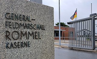 Immer wieder werden Stimmen laut, die die Benennung der Augustdorfer Kaserne nicht gutheißen. - Carolin Brokmann-Förster
