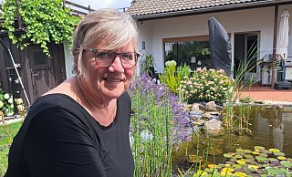 Heike Görder, Kandidatin der UKTM für das Amt der Landrätin, an ihrem Lieblingsort: ihrem Garten. - Carolin Brokmann-Förster Heike Görder, Kandidatin der UKTM für das Amt der Landrätin, an ihrem Lieblingsort: ihrem Garten. - Carolin Brokmann-Förster