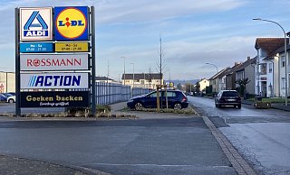 Am Fachmarktzentrum wird die Verkehrsf&uuml;hrung neu geregelt. - Cordula Gr&ouml;ne